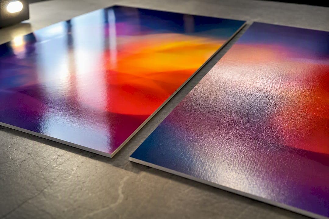 Gloss difference across printed ink panels